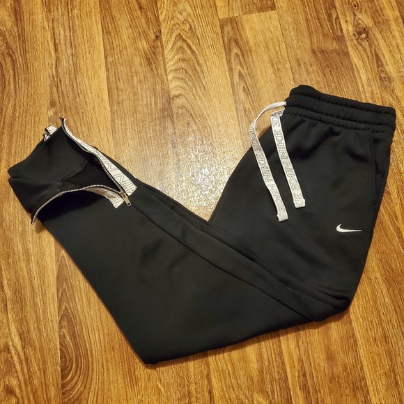 Nike Therma-Fit Joggers Women Medium Black Ankle Zip Sweatpants Activewear - Picture 1 of 7